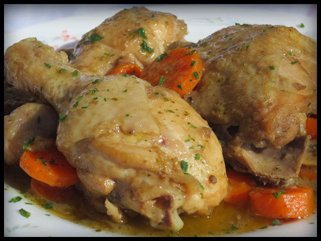 Muslos en salsa de cebolla