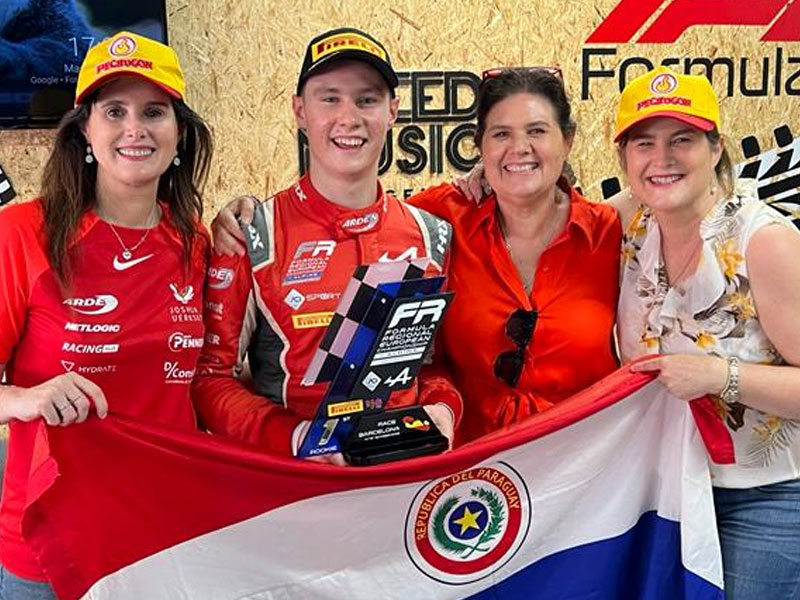 PECHUGON apoya al piloto paraguayo Joshua Duerksen
