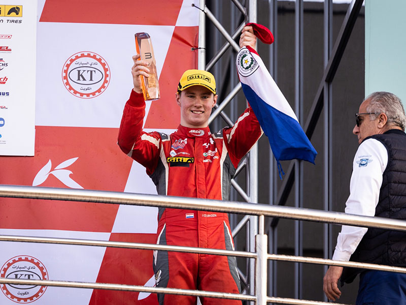 Joshua Duerksen, el primer trofeo de este año